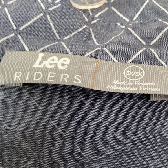 Women’s Button Down Blouse , size 3X - Picture 3 of 3